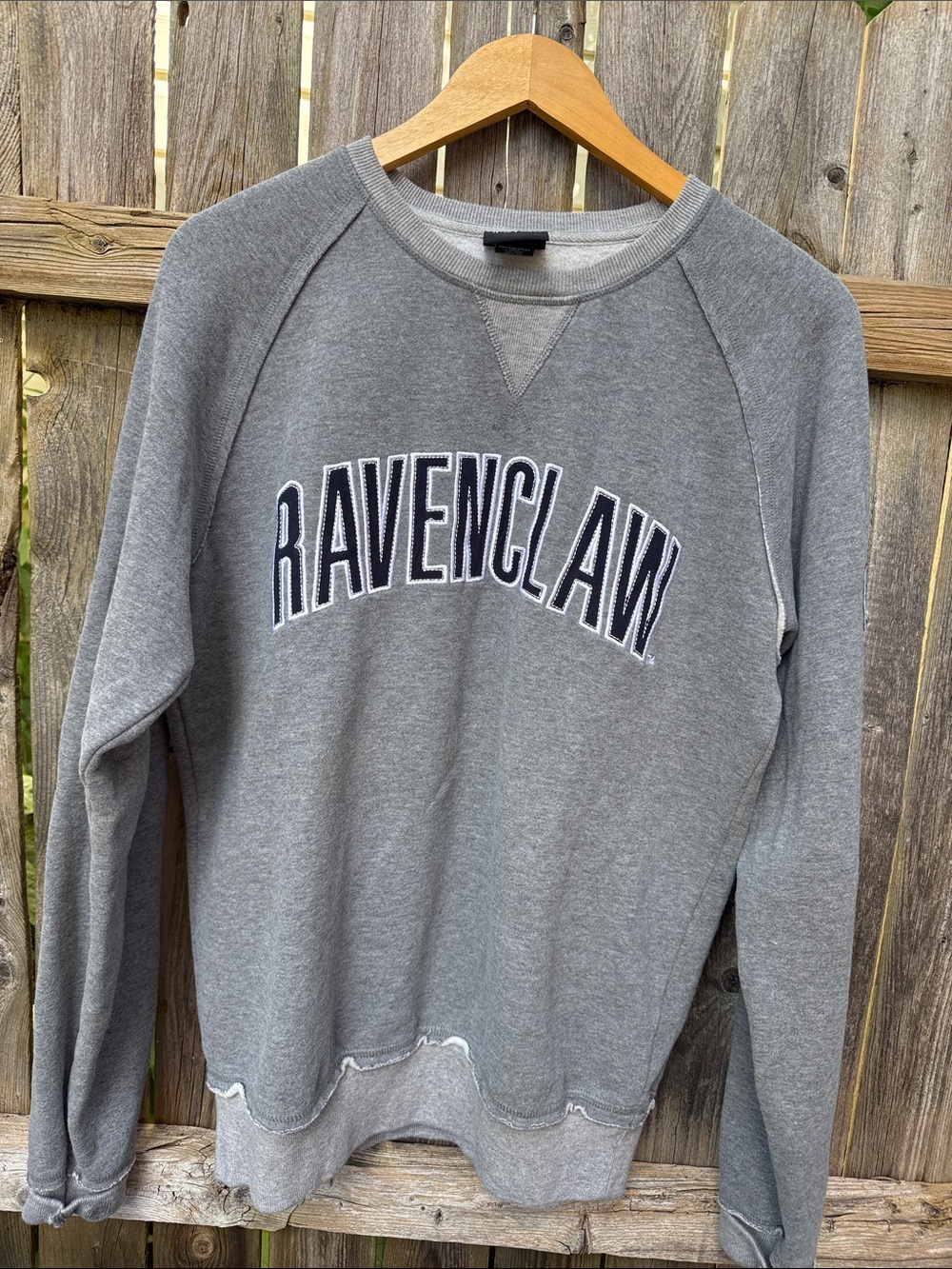 Wizarding World Harry Potter Ravenclaw Gray Crewneck Sweatshirt Medium Universal